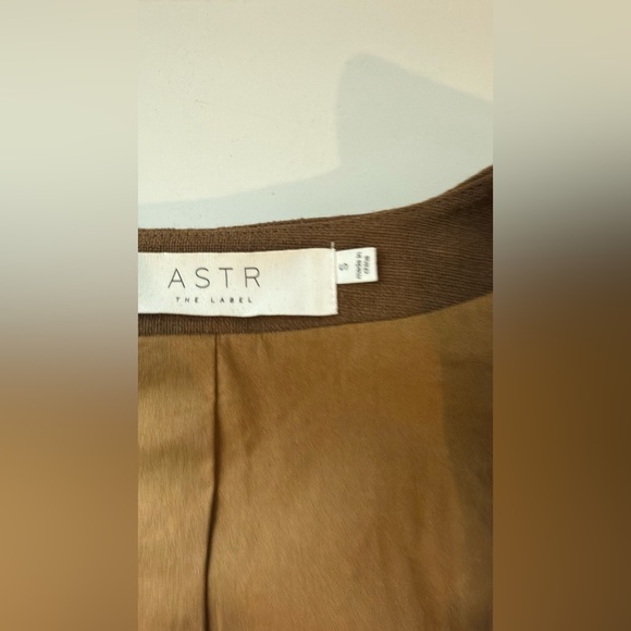 Kaiko Skirt & vest in Dark Khaki
ASTR the Label - Picture 4 of 4